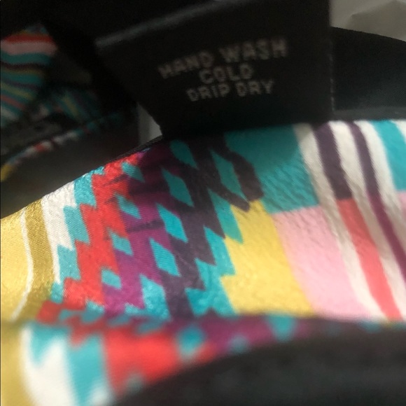 Angie Geo print & pleats button dress - Picture 7 of 7